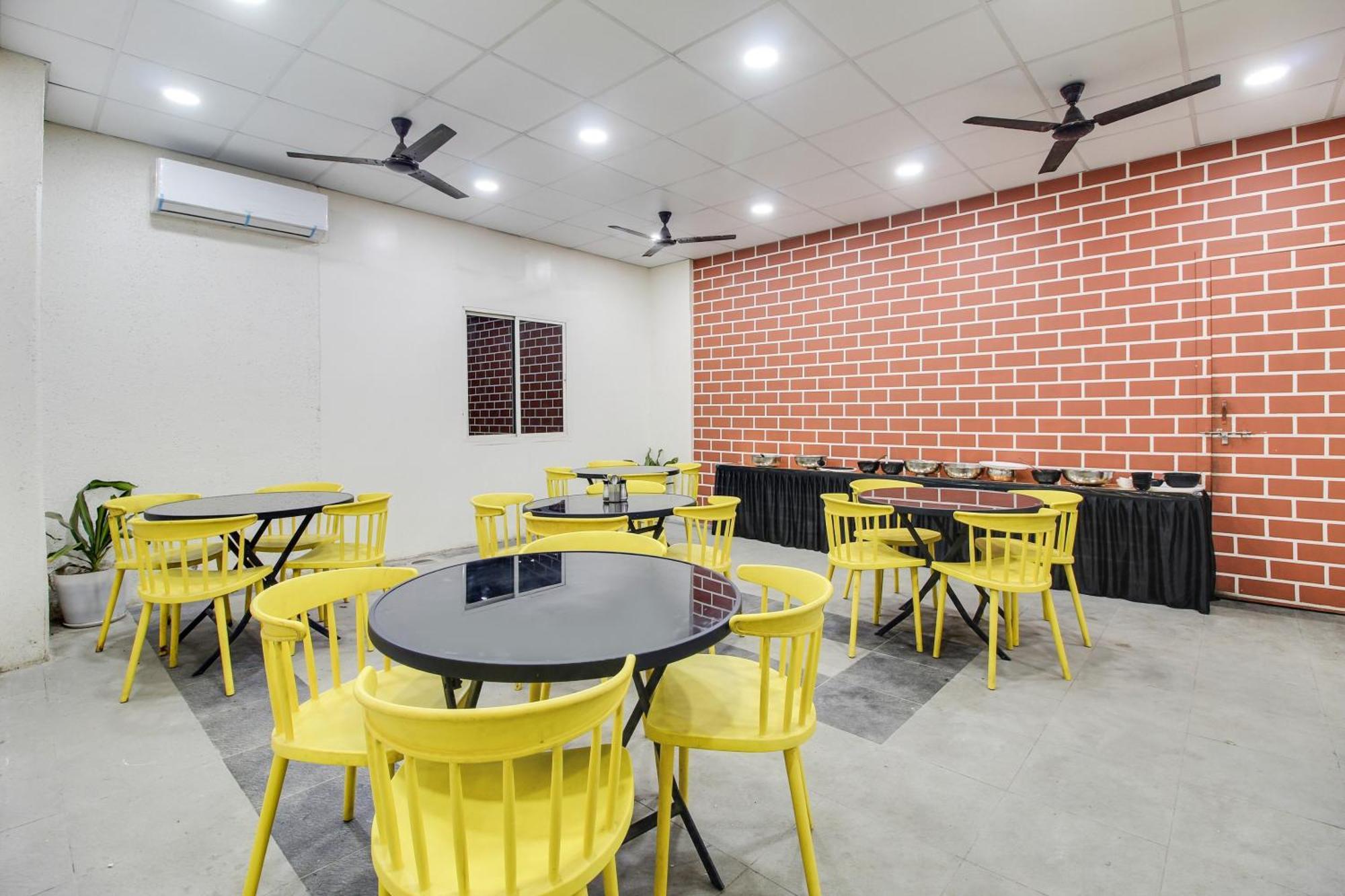 Super Oyo Townhouse 1237 Balewadi Hotel Méribel Village Exterior foto